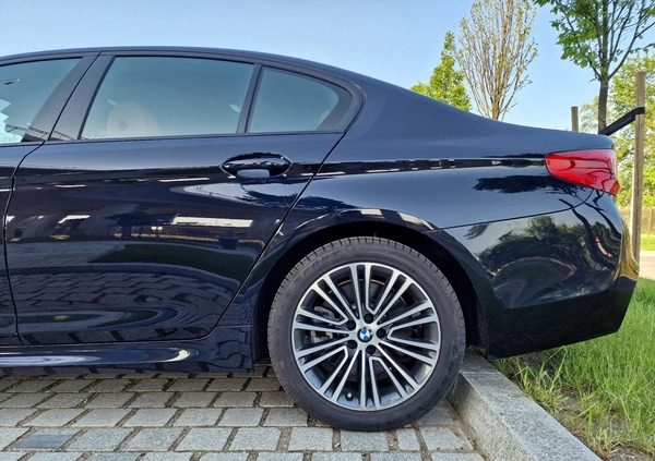BMW Seria 5 cena 193400 przebieg: 80000, rok produkcji 2020 z Szczecin małe 781